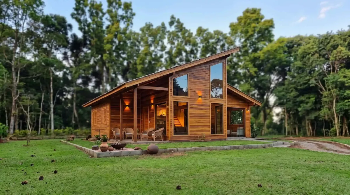Casa de madeira pré-fabricada modelo Freijó, 102,5 m², 2 quartos